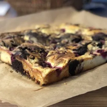 Recipe Cheesecake Brownies with Raspberries low-carb gluten-free keto