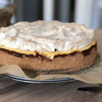 Recipe Plum Cheese Cake capped with Meringue low-carb gluten-free