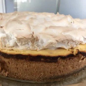 Recipe Plum Cheese Cake capped with Meringue low-carb gluten-free