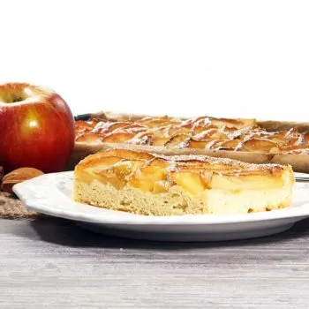 Recipe Quick Apple Pie Tray Bake low-carb gluten-free