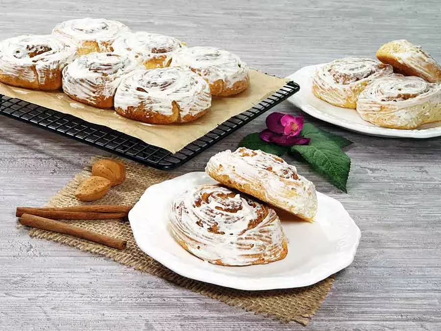 Recipe Juicy Cinnamon rolls low-carb gluten-free low-cal